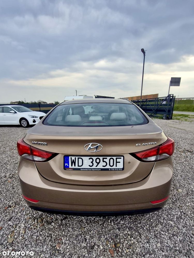 Hyundai Elantra 1.6 Comfort - 2