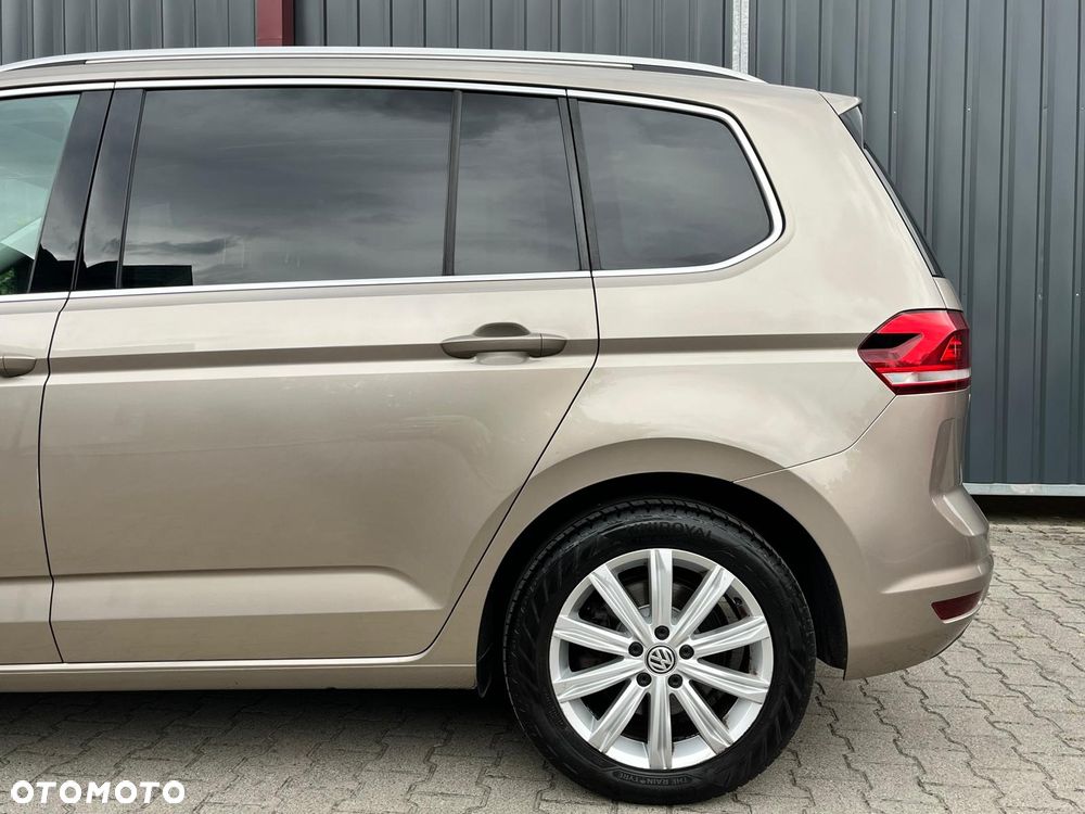Volkswagen Touran - 10
