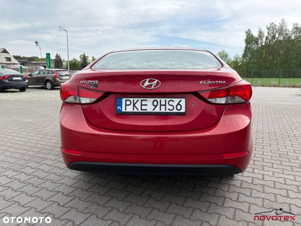 Hyundai Elantra 1.6 Style - 7