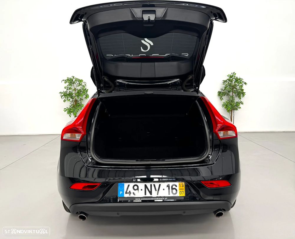 Volvo V40 2.0 D4 Momentum - 26