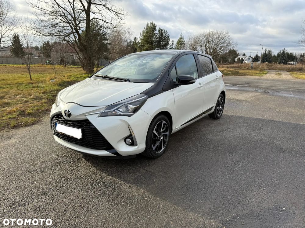 Toyota Yaris 1.5 Premium CVT - 2