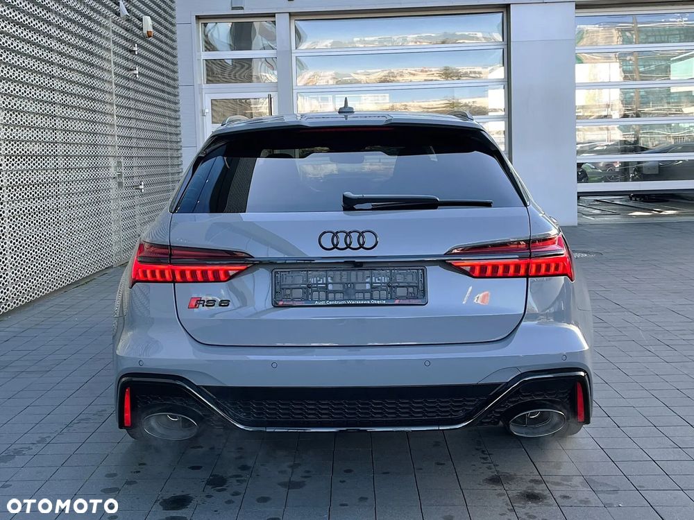 Audi RS6 Avant - 12
