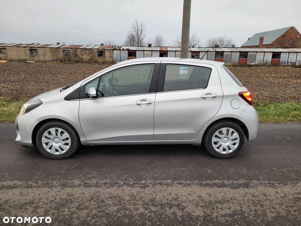 Toyota Yaris 1.0 Premium - 2