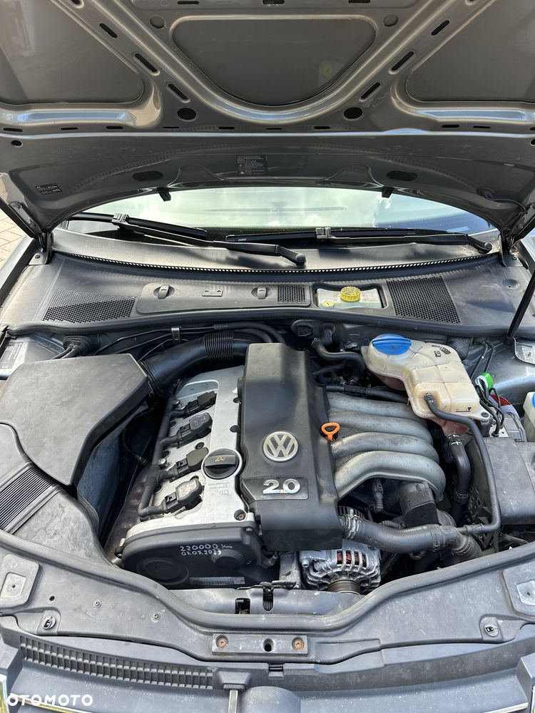 Volkswagen Passat 2.0 Comfortline - 23