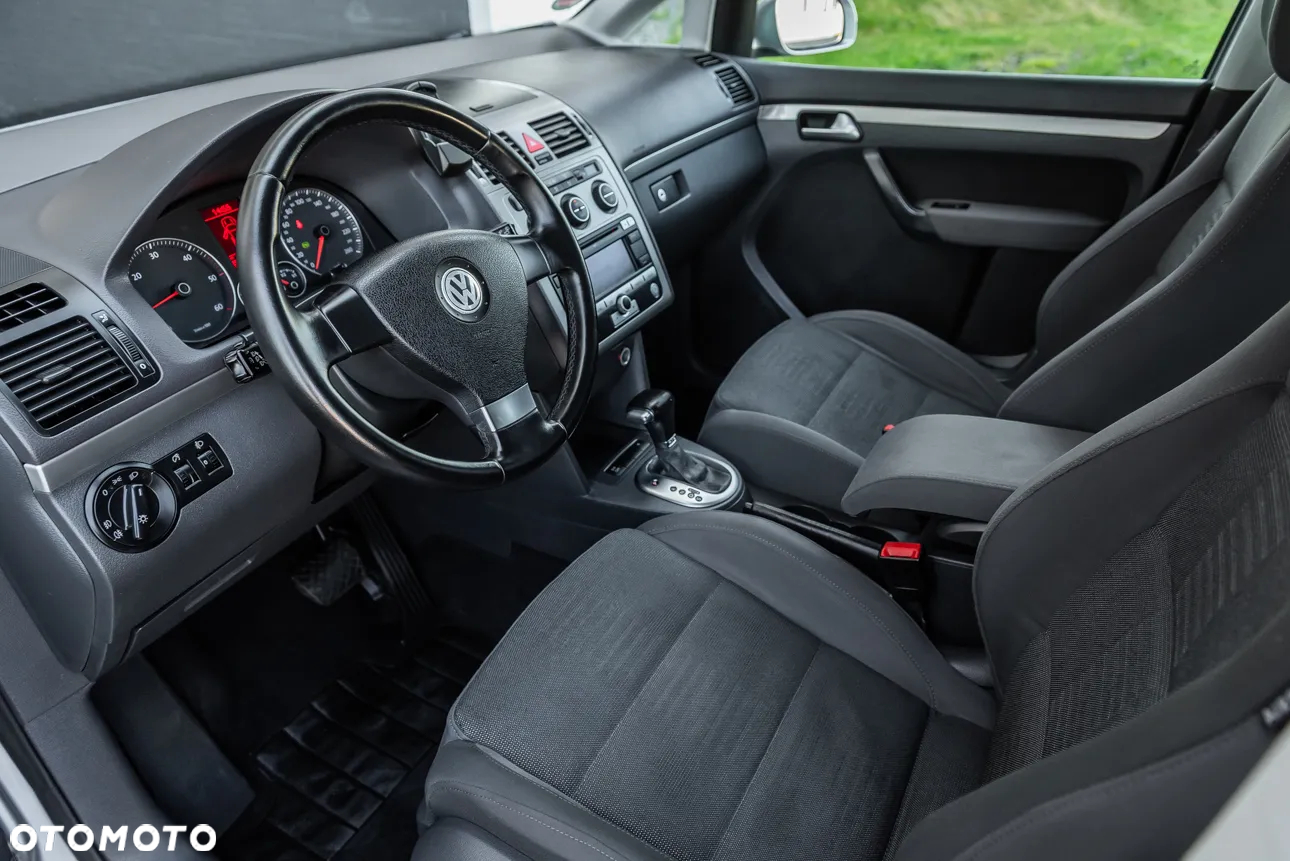Volkswagen Touran - 15