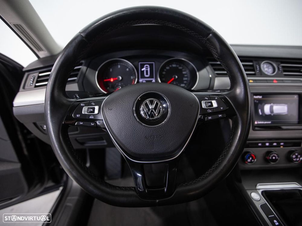 VW Passat Variant - 14