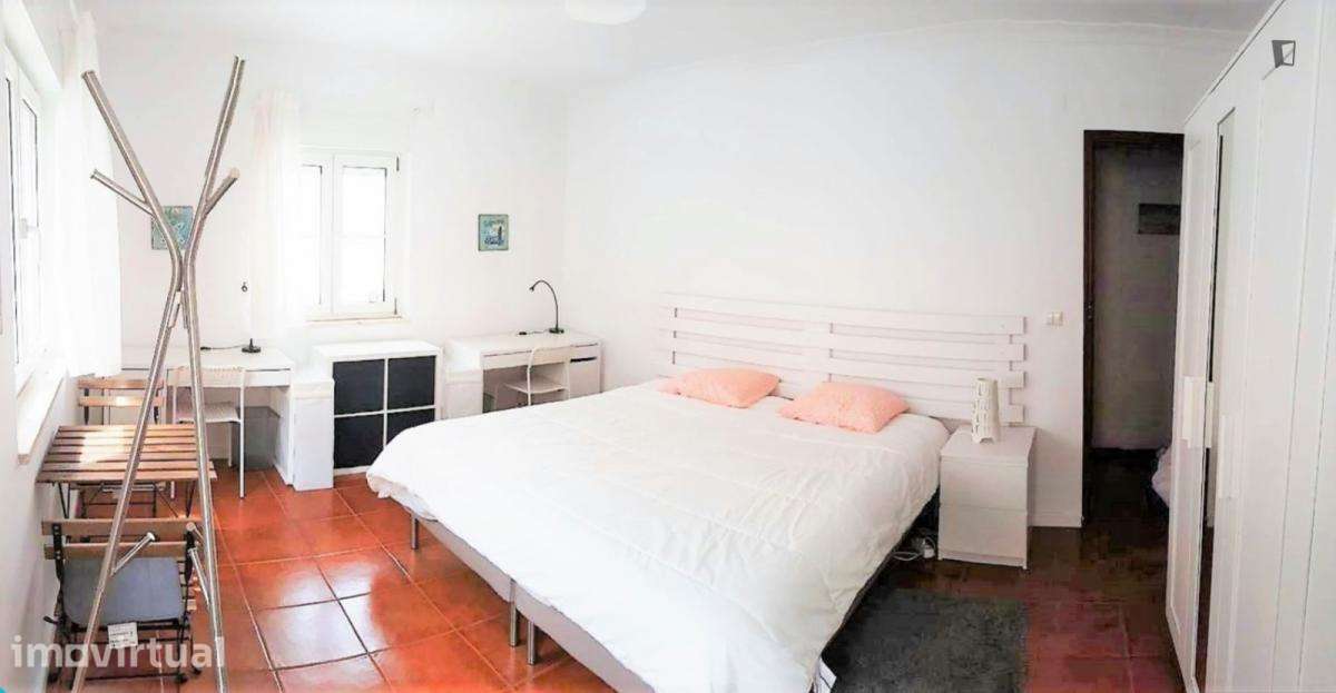 Quarto - localizado em Santos Lisbon - Grande imagem: 2/18