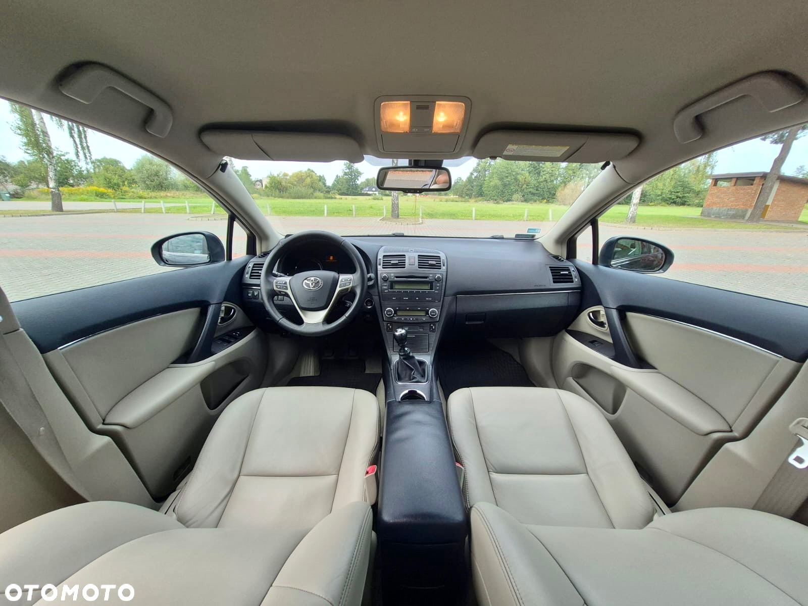 Toyota Avensis 1.8 Premium - 12