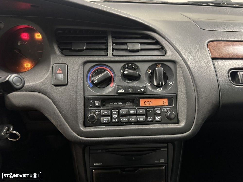 Honda Accord 1.6 LS - 10