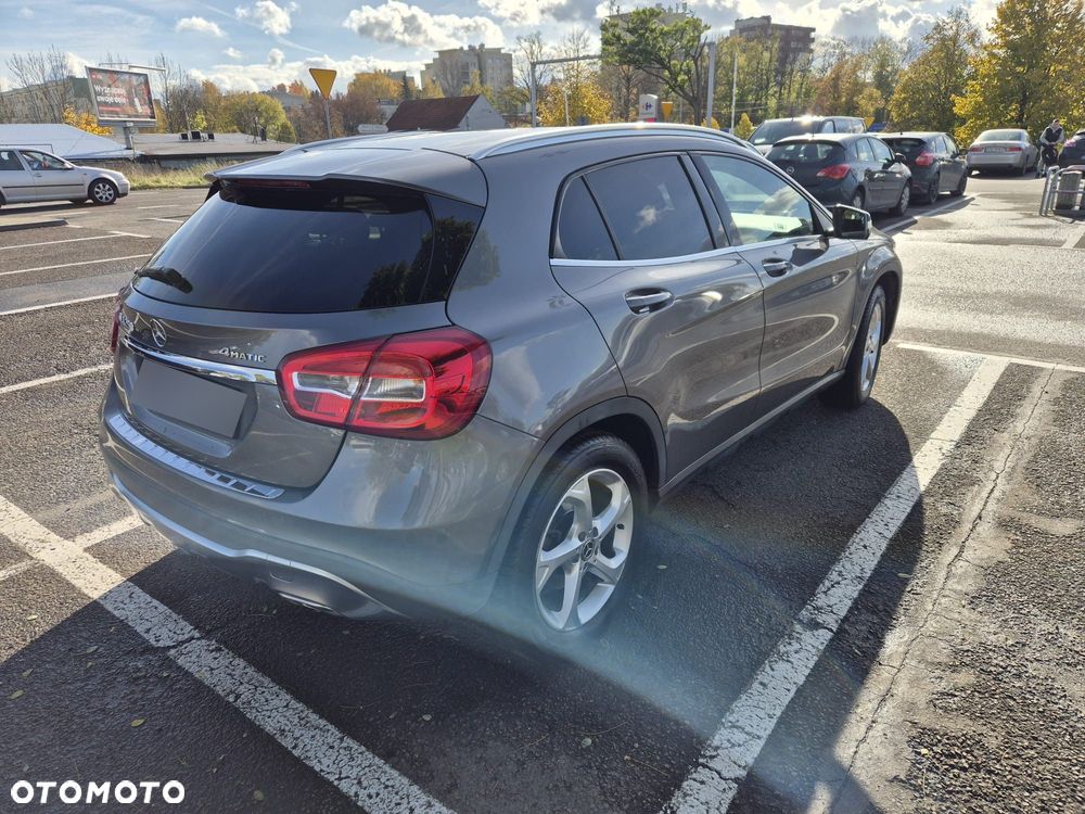 Mercedes-Benz GLA 250 4-Matic - 8