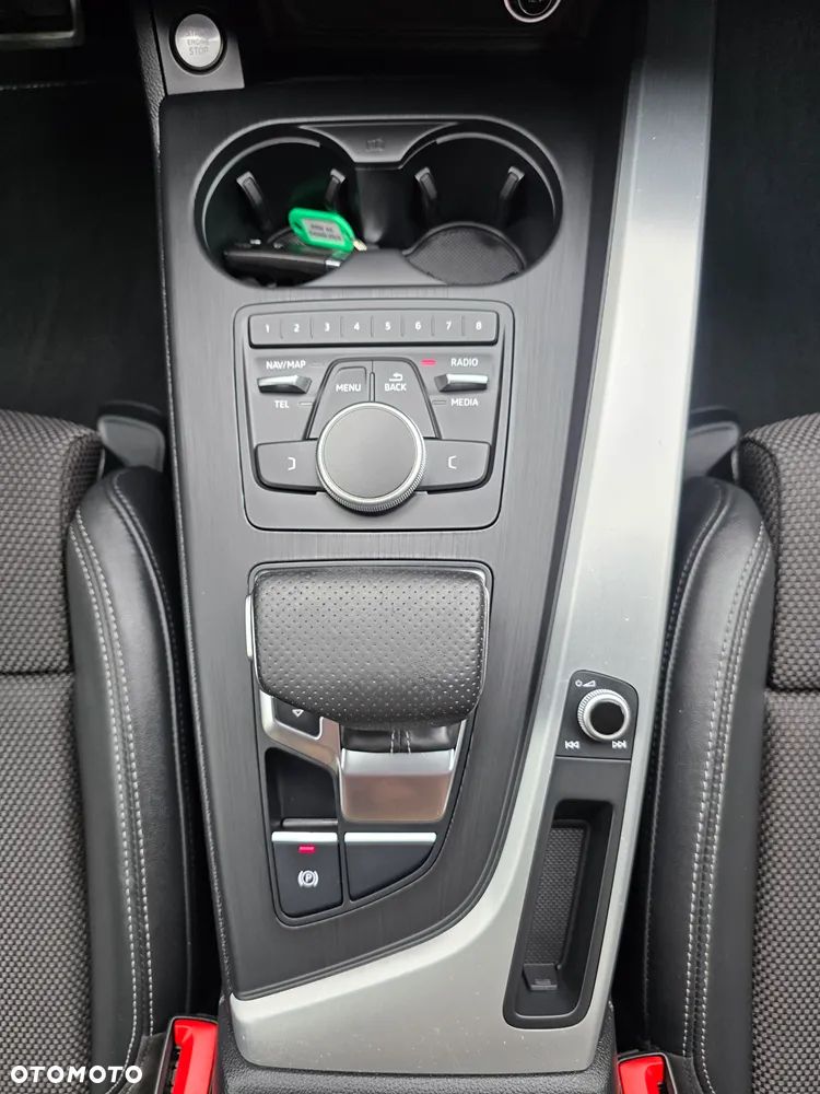 Audi A4 Avant 2.0 TDI DPF clean diesel multitronic S line Sportpaket - 25