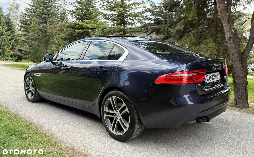 Jaguar XE 20d Prestige - 10