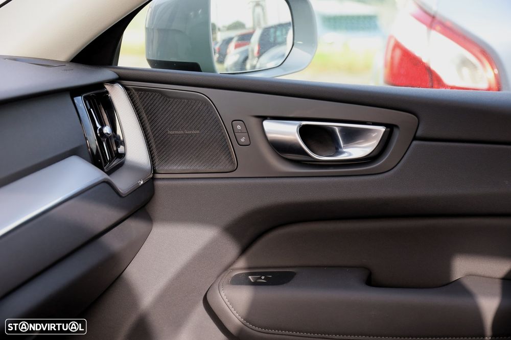 Volvo XC 60 2.0 T6 PHEV Core AWD - 15