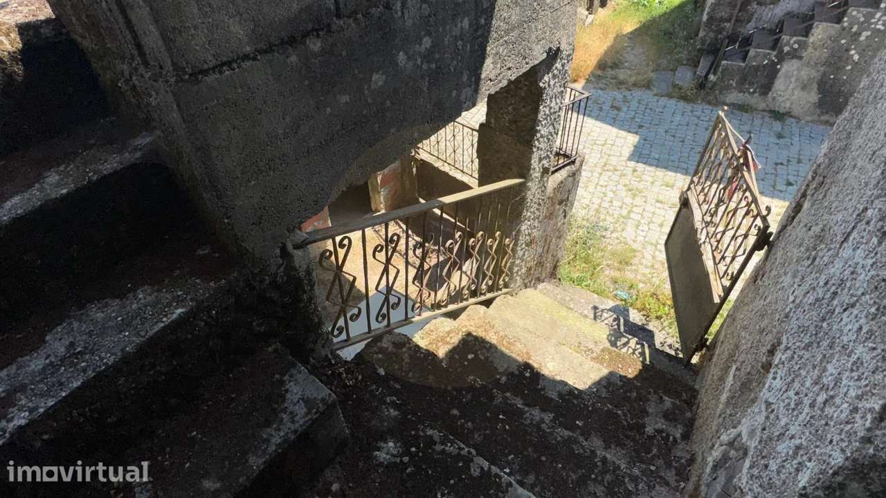 Casa em Ruína para Recuperação – Valadares, Baião - Grande imagem: 4/10