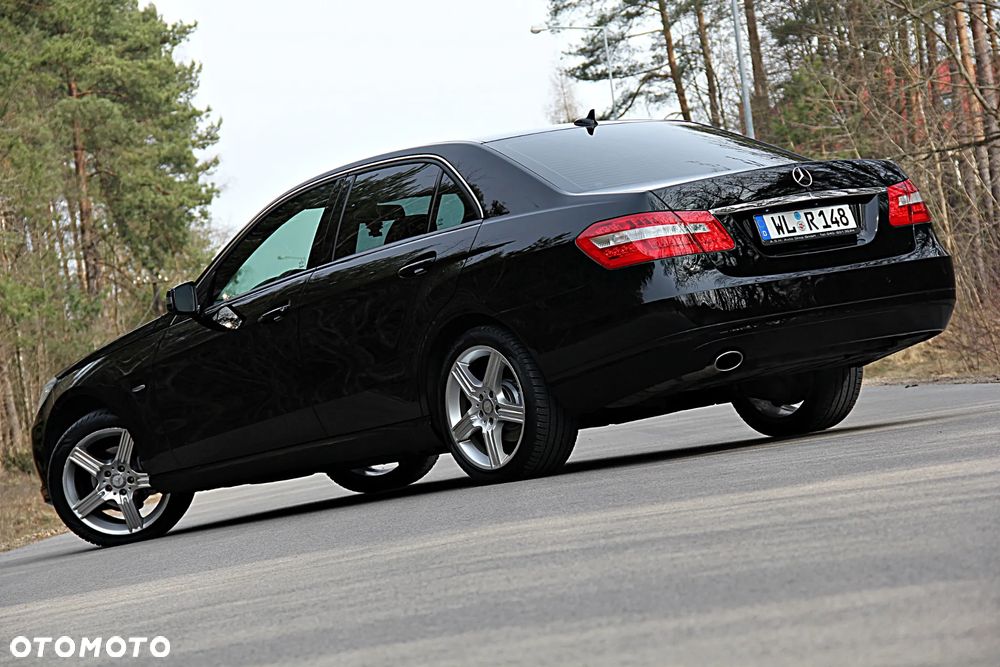 Mercedes-Benz Klasa E 200 BlueEFFICIENCY Elegance - 2
