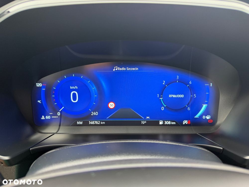 Ford Kuga 1.5 EcoBlue ST-LINE - 32