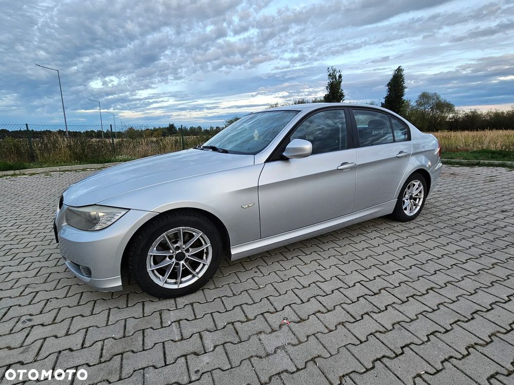 BMW Seria 3 318i - 7