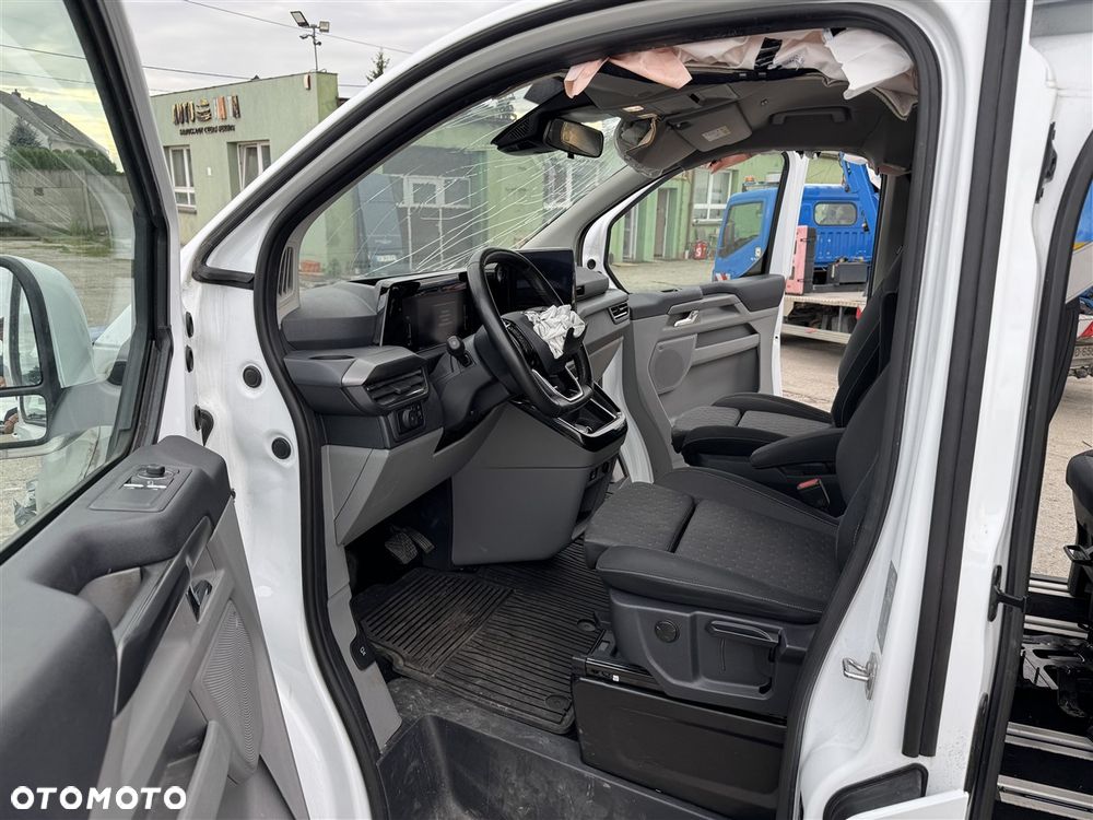 Ford Tourneo Custom - 32