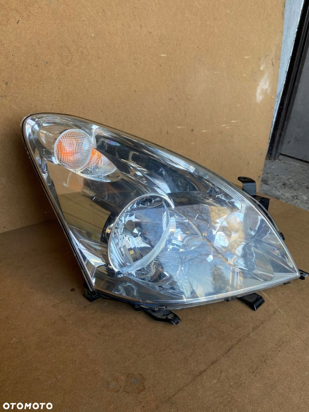 TOYOTA VERSO 04-07 LAMPA PRAWY PRZÓD, ŁADNA, KOMPLETNA, EUROPA - 2
