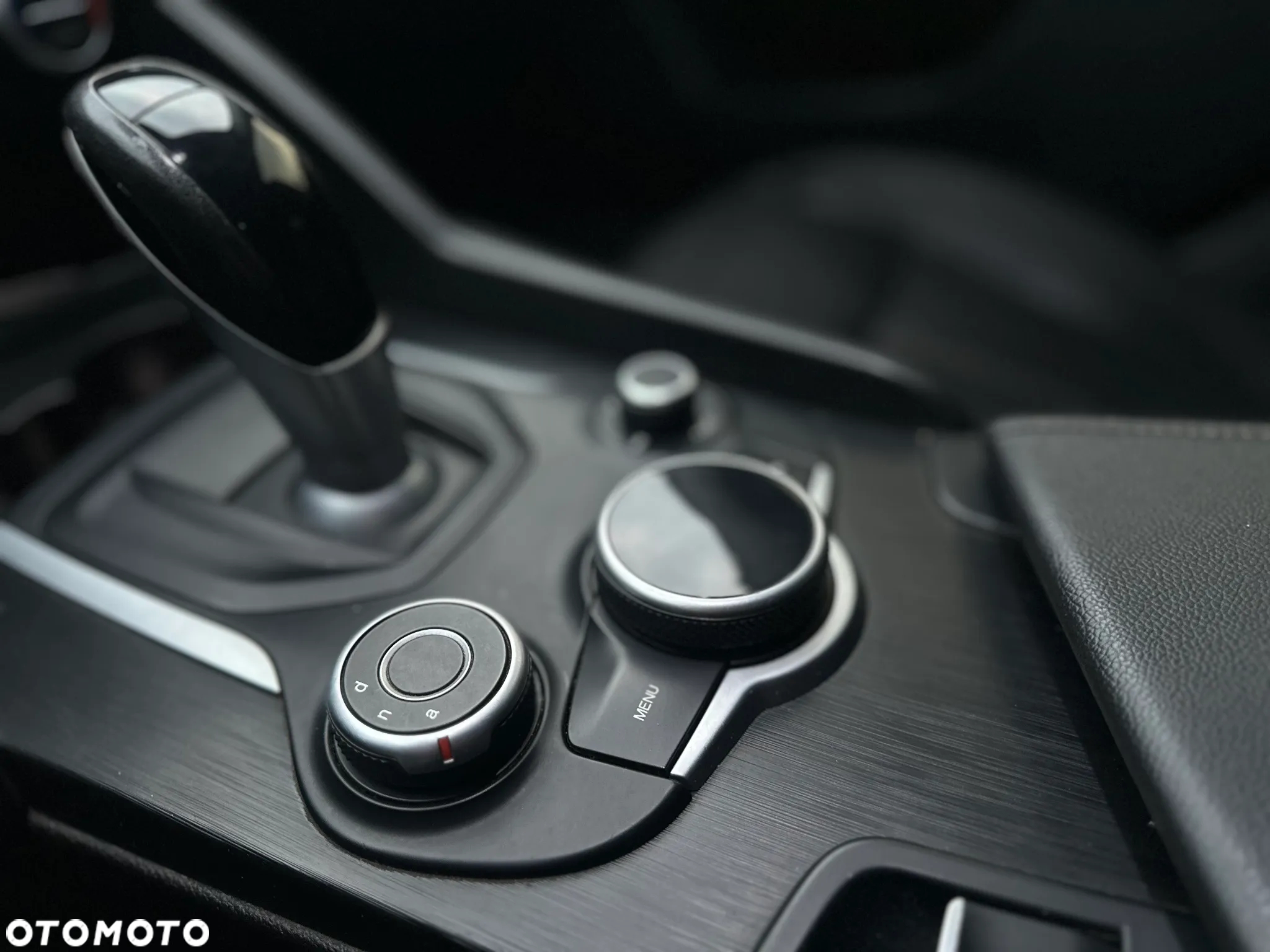 Alfa Romeo Giulia 2.0 Turbo 16V AT8 Veloce - 12