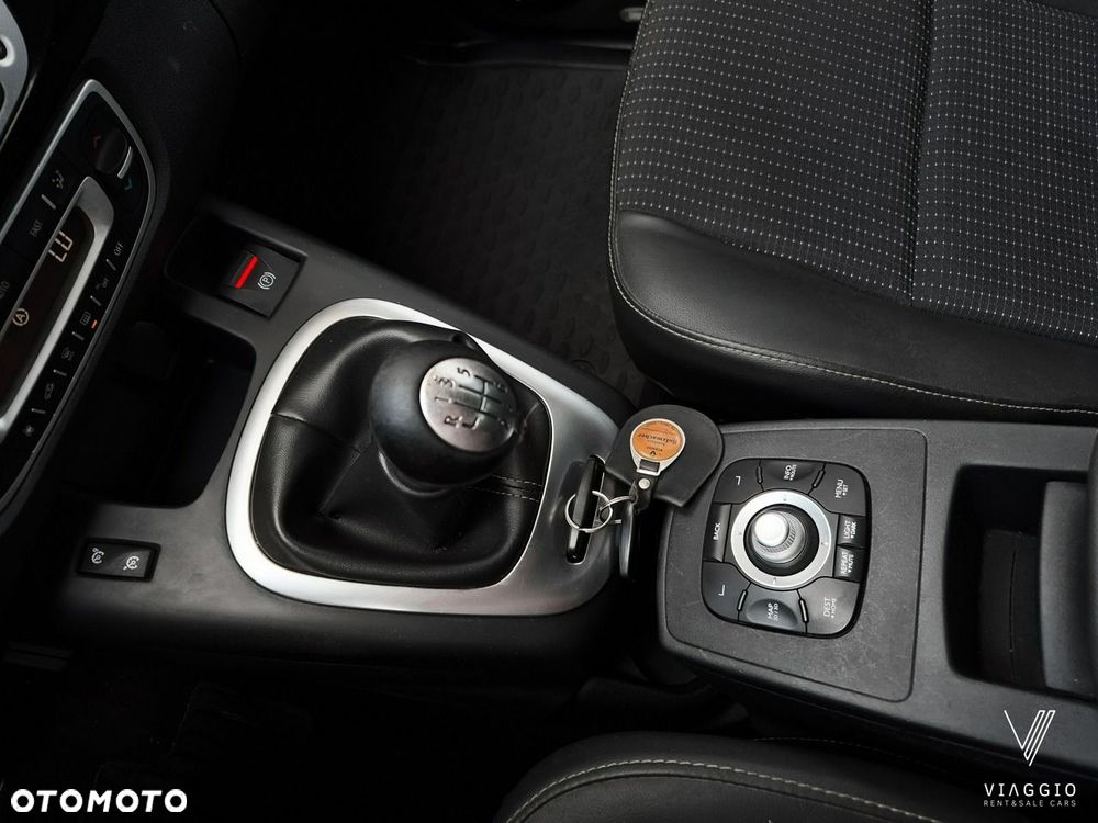 Renault Grand Scenic - 15