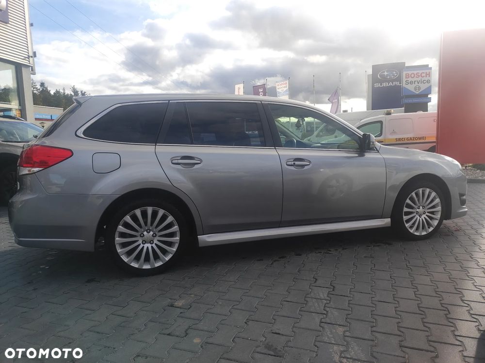 Subaru Legacy 2.5i GT - 6