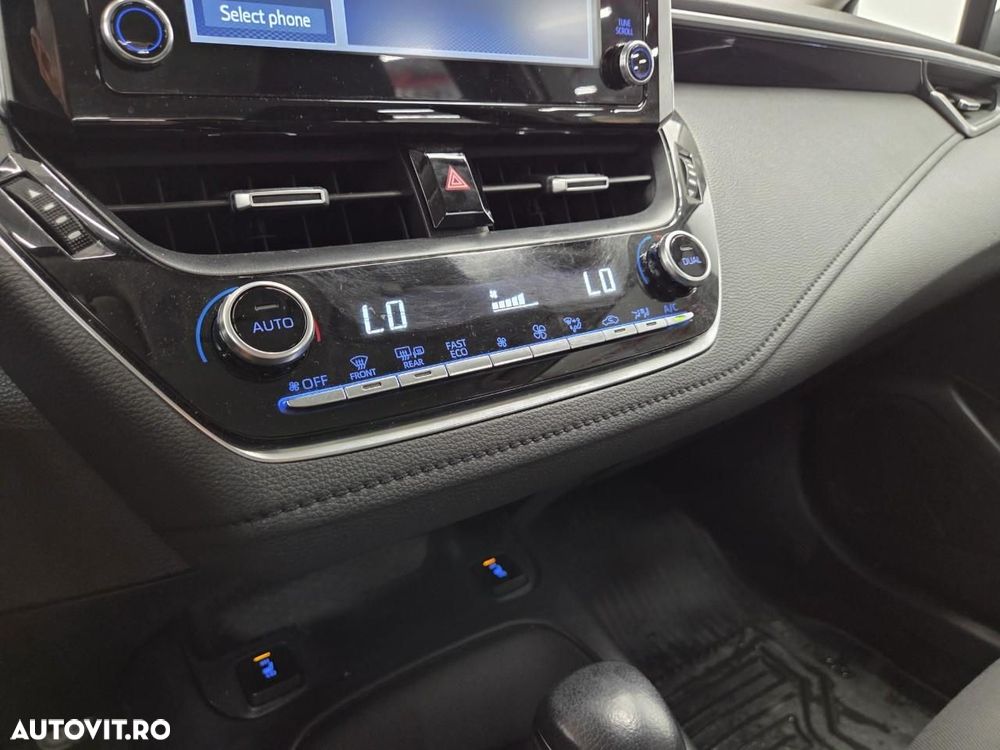 Toyota Corolla 1.8 HSD Dynamic - 11
