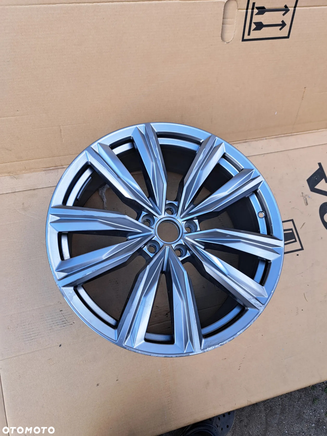 Felga aluminiowa VW Tiguan II 20 Cali 8Jx20H2 ET 41 5NA601025H 5NA601025J - 12
