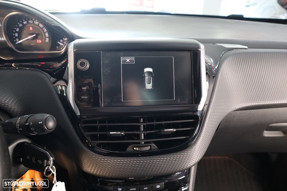 Peugeot 2008 1.6 e-HDi Allure 2-Tronic - 22