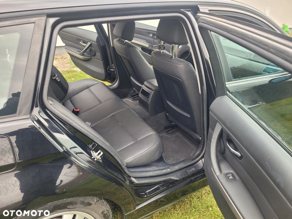 BMW Seria 3 320d DPF Touring - 9