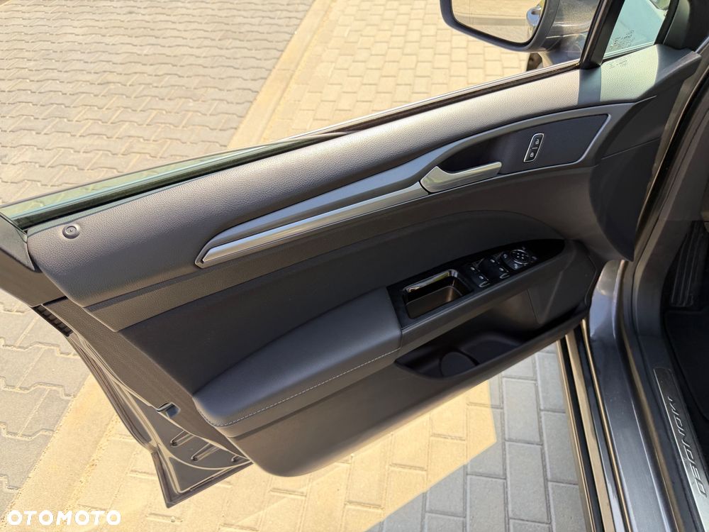 Ford Mondeo 2.0 EcoBoost ST-Line - 32