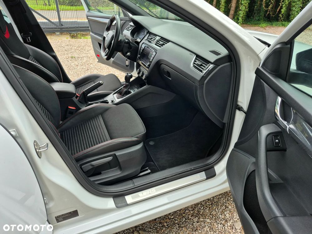 Skoda Octavia 2.0 TDI DSG RS - 18