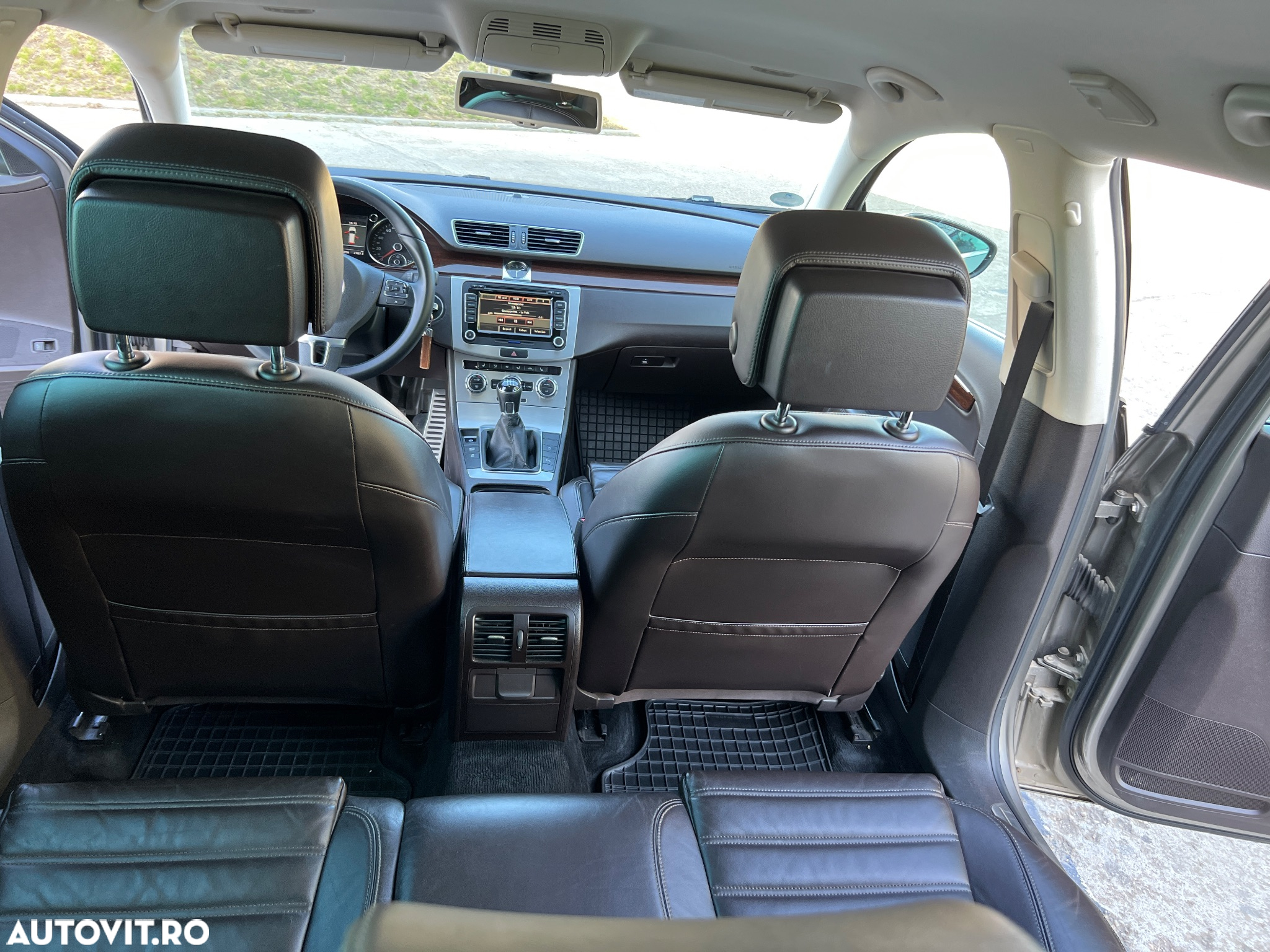 Volkswagen Passat Variant 2.0 TDI BlueMotion Technology Highline - 24