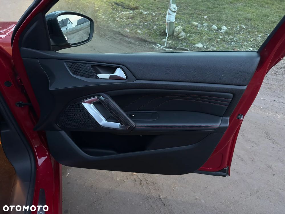 Peugeot 308 BlueHDi 130 EAT8 Stop & Start GT - 24