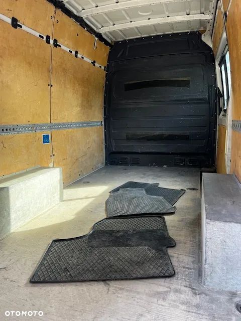 Mercedes-Benz Sprinter - 24