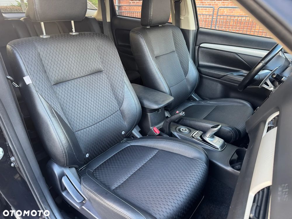 Mitsubishi Outlander 2.0 4WD Plus - 9