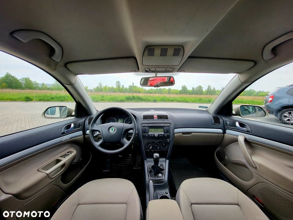 Skoda Octavia 1.6 Elegance - 11