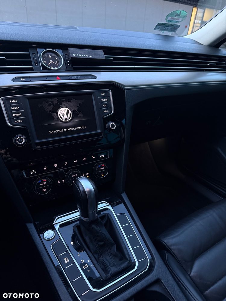 Volkswagen Passat 2.0 TDI SCR Highline DSG - 9