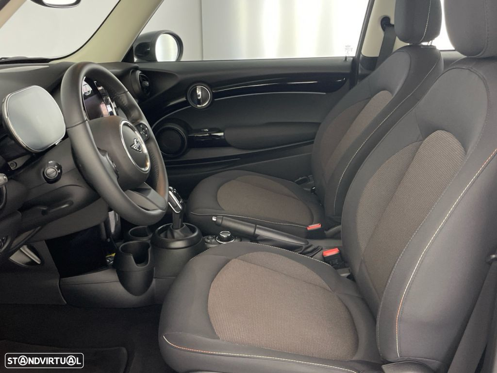 MINI 5 Portas Cooper Premium Essential Auto - 11