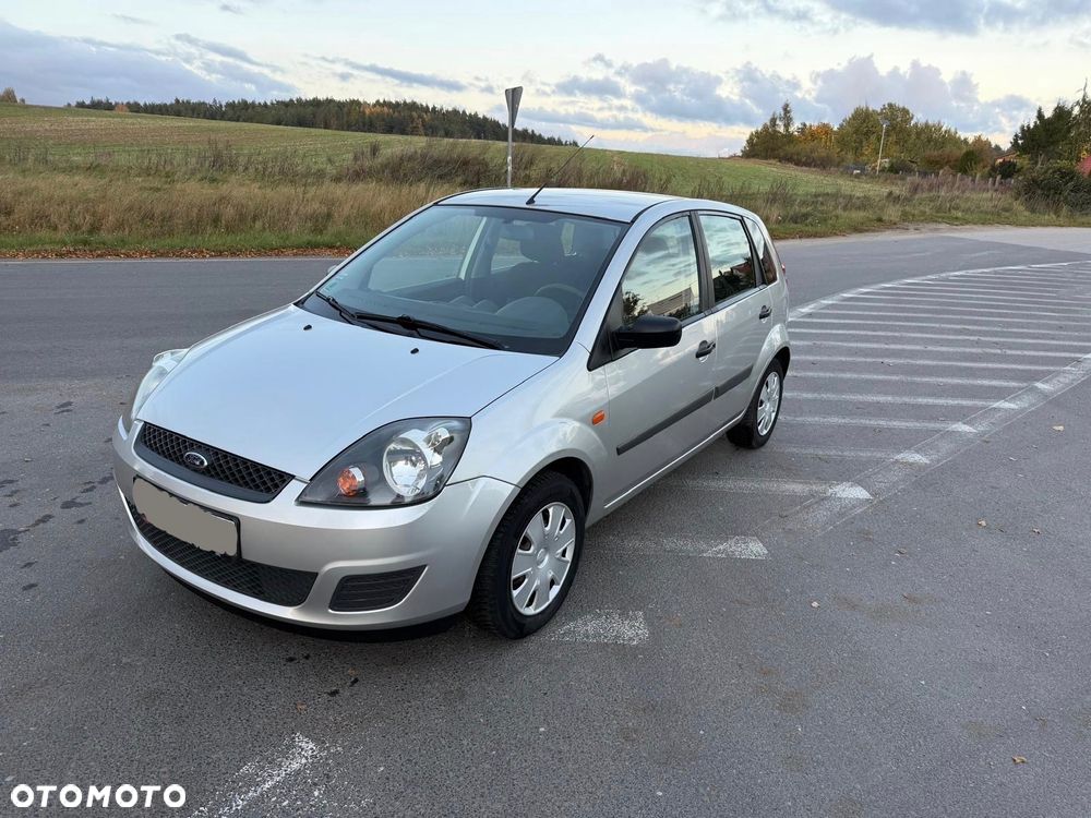 Ford Fiesta 1.4 Ambiente - 19