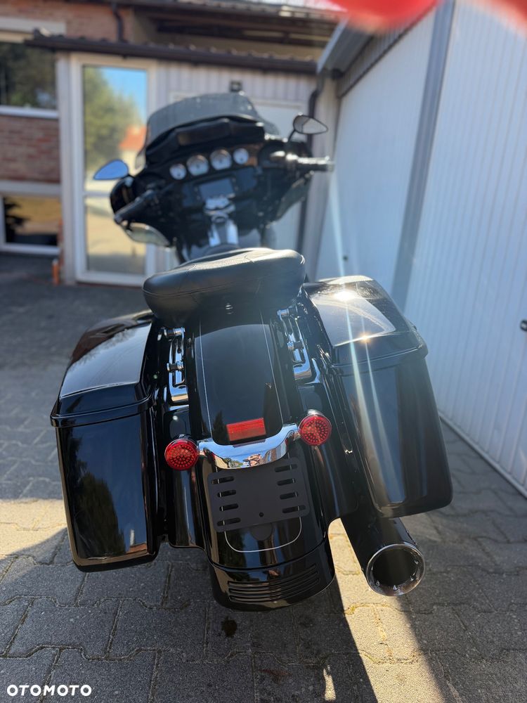 Harley-Davidson Touring Street Glide - 20