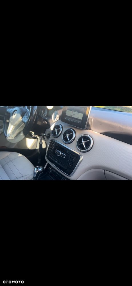 Mercedes-Benz Klasa A 180 BlueEfficiency Edition - 17