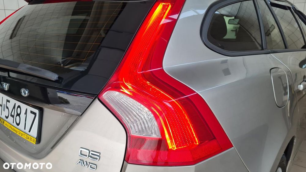 Volvo V60 D5 AWD Geartronic Momentum - 26