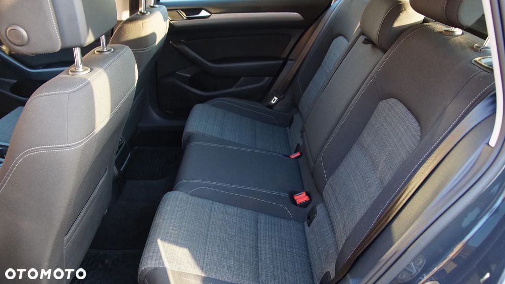 Volkswagen Passat 1.5 TSI EVO Business DSG - 27