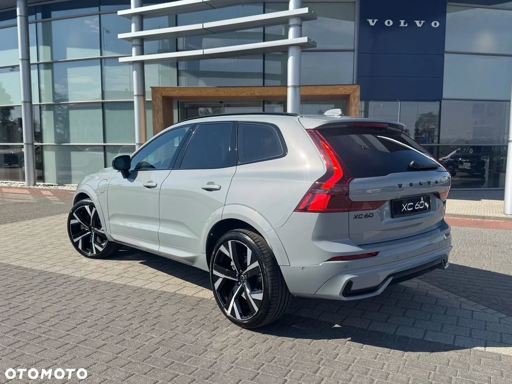 Volvo XC 60 T8 Plug-In Hybrid AWD Ultra Black Edition - 2