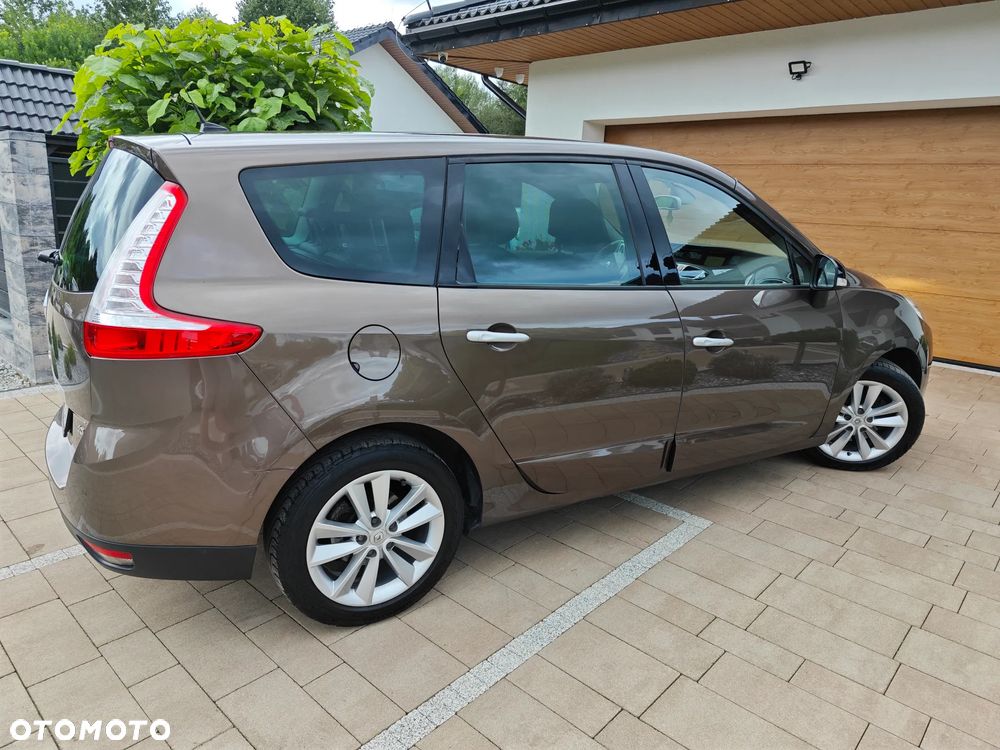 Renault Grand Scenic - 16