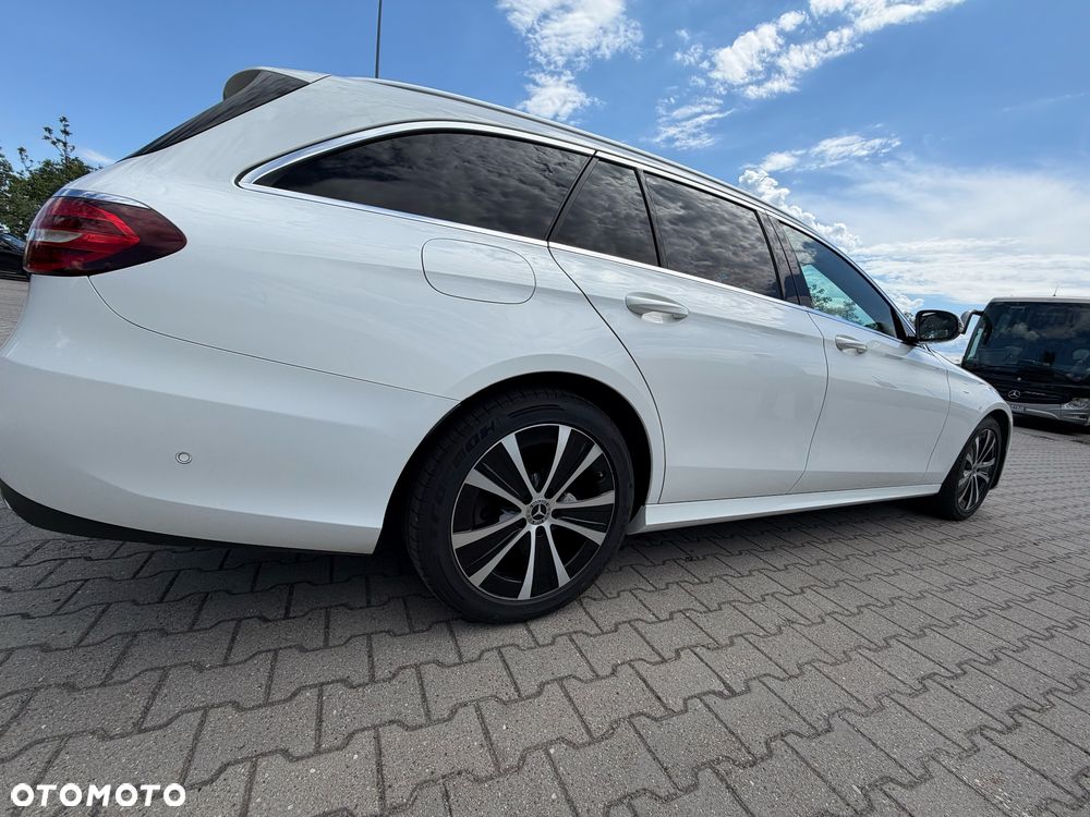 Mercedes-Benz Klasa E 220 d 4-Matic - 6