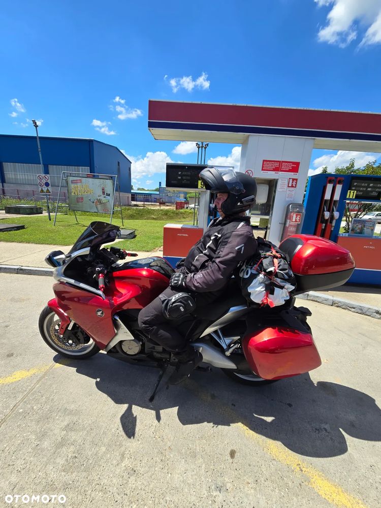 Honda VFR - 8