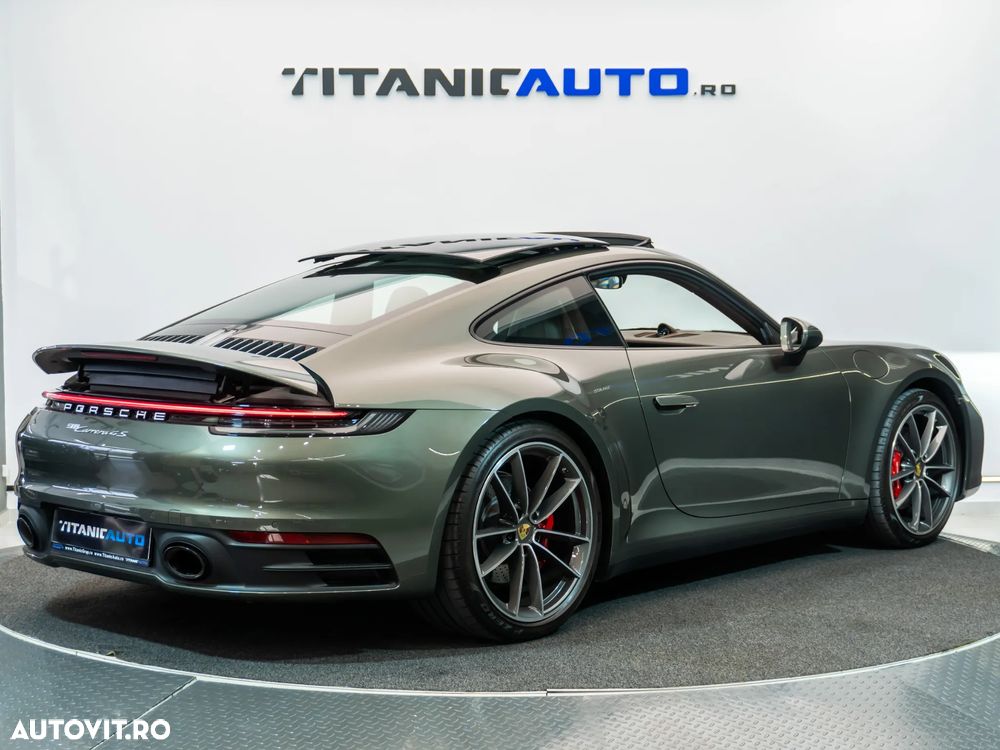 Porsche 911 Carrera 4S - 4