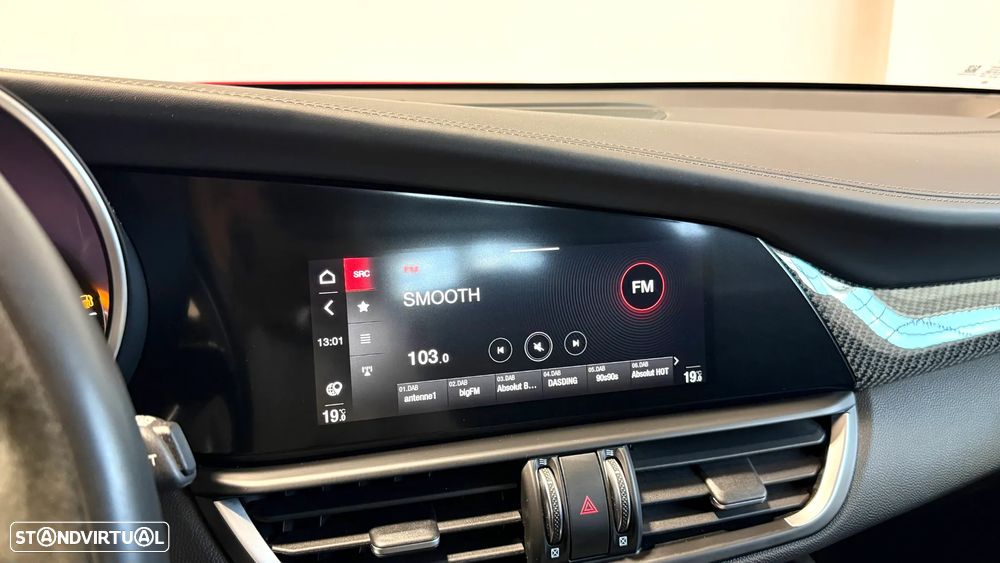 Alfa Romeo Giulia 2.9 V6 Bi-Turbo AT8 Quadrifoglio - 29